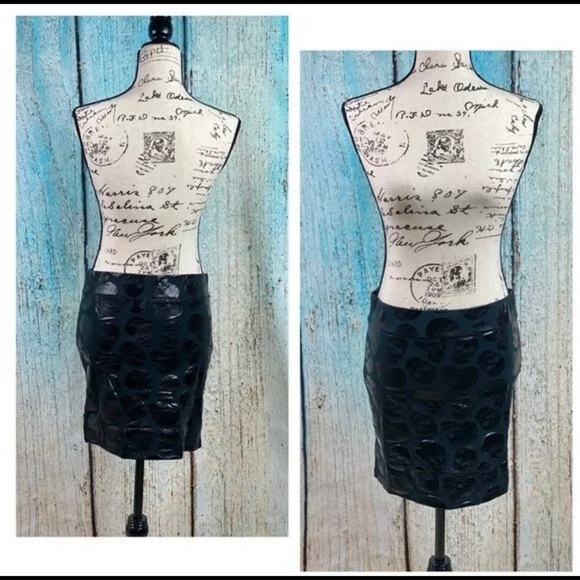 Iron Fist NWT Black Skullz Club Mini Skirt - Picture 4 of 13